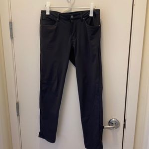 Lululemon 33x32 slim ABC in charcoal.